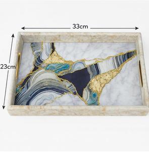 Bandeja Rectangular de Madera Lacada con Patrón de Ágata, Borde Dorado, Acabado Pulido, Apta para Lavavajillas, Multifuncional, Moderna y de Lujo - Product Image 4
