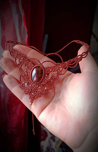 Collier en macramé fait main en obsidienne acajou, cordon rouge bohème, pendentif statement, bijoux en pierres précieuses de guérison, vente en gros - Product Image 2