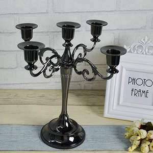 Candelabro de metal negro moderno adecuado para la decoración contemporánea del hogar y el elegante ambiente interior minimalista - Product Image 1