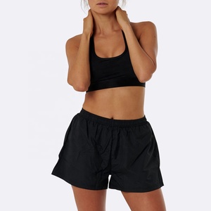 Ensemble de yoga 2 pièces sans coutures pour femme : soutien-gorge de sport et short à bretelles croisées, taille mi-haute, logo avant, séchage rapide, personnalisable OEM - Product Image 6