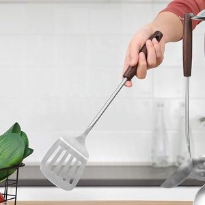 Espátula Ranurada de Acero Inoxidable con Mango de Madera, Utensilio de Cocina para Freír, Asar, Hornear y Servir Alimentos - Product Image 5