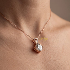 Collier pendentif en diamant symbole de l'éternité PD39 de Zyorio Jewels, bijoux en or pour femmes, cadeau de luxe pour un anniversaire de mariage - Product Image 1