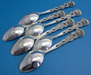 Ensemble de cuillères à couverts en acier inoxydable 100% naturel de qualité supérieure en acier miroir en argent vente chaude pour les mariages et un usage domestique - Product Image 1