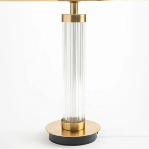 Lampe de table en métal Aurora Dome avec colonne en cristal cannelé, finition or brossé, éclairage d'ambiance doux, décoration de luxe pour la maison - Product Image 2