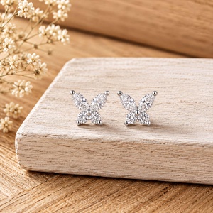 Boucles d'oreilles clous en diamants de laboratoire pour femmes, 4 coupes marquise et 4 coupes rondes, 0,62 carat, or massif 14K 18K, couleur E - Product Image 4