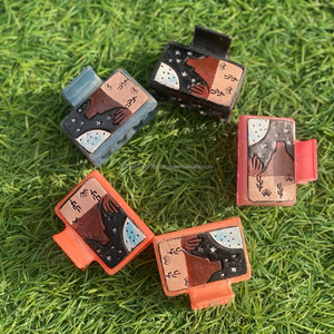 Nouvel arrivage de pinces à cheveux en cuir gravées usinées à la main, accessoires de cheveux élégants occidentaux mignons pour femmes, vente à chaud, usage quotidien - Product Image 3