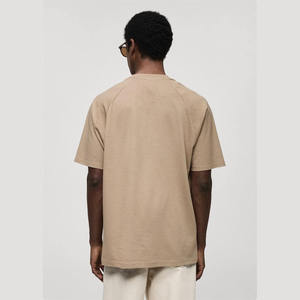 ผู้ผลิตเสื้อยืดทรงบ็อกซี่ขนาดใหญ่พิเศษ เสื้อยืดแขนตกไหล่เนื้อผ้าหนา 100% ผ้าฝ้าย เสื้อยืดทรงบ็อกซี่แบบครอป เสื้อยืดลายกราฟิกสำหรับผู้ชาย - Product Image 4