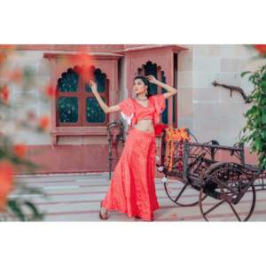 Conjunto de Lehenga Choli de Satén Rojo Escarlata Transpirable para Mujer, Secado Rápido, Todas las Temporadas, Talla XS - Product Image 2