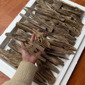 Vente en gros de copeaux d'agarwood vietnamien, bois parfumé riche en résine naturelle, arôme puissant et durable - Product Image 2
