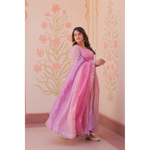 Robe de soirée multi-brodée avec paillettes incluant robe et Dupatta - Product Image 3
