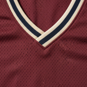Ensemble d'uniformes de basketball personnalisés haut de gamme, tissu en maille 100 % polyester, jersey et shorts de basketball respirants pour hommes et jeunes - Product Image 5