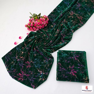 Tissu en velours imprimé à la feuille métallisée pour vêtements de luxe, décoration intérieure et ameublement – Fabricant de textiles sur mesure OEM/ODM - Product Image 3