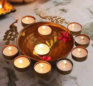 Cuenco Urli de Latón Hecho a Mano con Diseño de Pavo Real para Decoración de Puja, Artículo Duradero para el Hogar, Uso Interior en Diwali, Cuenco para Flores Flotantes en Agua - Product Image 1