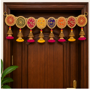 Toran Bandhanwar traditionnel ethnique à suspendre à la porte avec des médaillons ronds brodés multicolores et des pompons Jhumki - Product Image 1