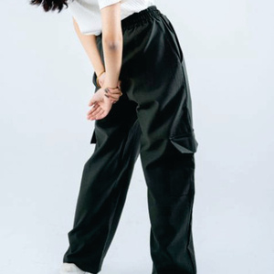 Women Cargo Pants Solid Color Mid Waist Drawstring Closure Loose Fit Full Length With Pockets Casual Style Autumn Wear - Product Image 3