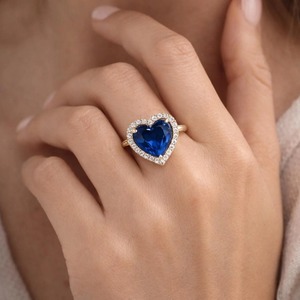 แหวนหมั้นเพชรโมอิสซาไนต์และไพลินสีน้ำเงินทรงหัวใจ เงินแท้ 925 แหวนหมั้นไพลิน แหวนครบรอบ - Product Image 4