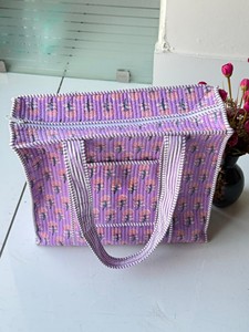 Bolsa de Mano de Algodón Acolchada con Estampado Floral, Bolsa de Compras y Viaje Grande, Elegante Bolsa de Mano para Mujer, Diseño Espacioso y Duradero - Product Image 2