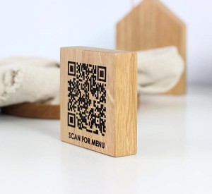 Porta Menús Personalizado de Madera de Pino Natural Ecológico con Código QR Grabado, Soporte de Exhibición de Mesa, Letrero de Mesa, Estilo Antiguo Moderno - Product Image 6