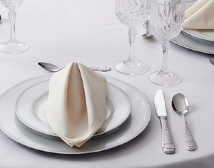 Juego de cubiertos plateados con diseño de Papá Noel, 5 piezas (tenedor, cuchara, cuchillo), aptos para lavavajillas, para uso en fiestas. - Product Image 3