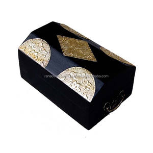 Lujoso joyero de madera negro y dorado con diseño elegante Estilos y tamaños versátiles a precios asequibles - Product Image 3