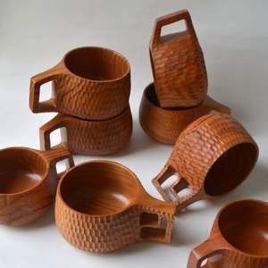 Tazas de madera rústicas que añaden un encanto natural cálido a las zonas de comedor, las esquinas del café y el servicio tradicional de bebidas. - Product Image 1