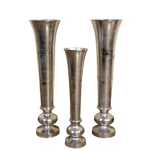 Juego de Jarrones de Pedestal Altos Metálicos Plateados Brillantes de Lujo con Base de Doble Orbe para Decoración de Pasillos de Boda - Product Image 1