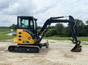 Well Maintained 35G Hydraulic <b>Excavator</b> Ready For Immediate Export - Product Image 2