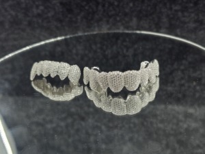 Nuevo Diseño Personalizado de Grillz de 16 Dientes con Incrustaciones de Diamantes de Imitación, en Oro Blanco, para Hombre y Mujer, Plata 925, D VVS, Moissanita, para Compromiso y Boda - Product Image 4