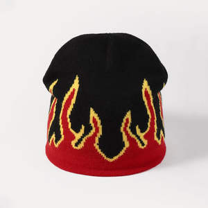 Gorro de Punto Personalizado Unisex con Diseño de Llama, Color Negro/Rojo, en Algodón, con Logotipo Jacquard - Product Image 4