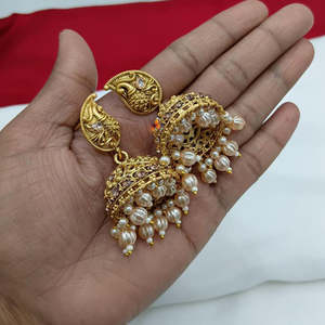 Pendientes Jhumki de Estilo Étnico con Piedra Pota Chapada en Oro y Perla Natural Blanca de Grado AAAA-10574439GR - Product Image 3