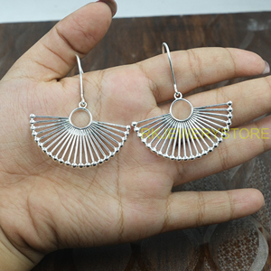 ต่างหูห้อยรูปพัดสไตล์โบฮีเมียน เงินแท้ 925 ต่างหูทรงหยดน้ำลายซันเบิร์สต์ ทำมือ ต่างหูมินิมอล ต่างหูแฟชั่นสำหรับผู้หญิง ของขวัญเครื่องประดับ - Product Image 3