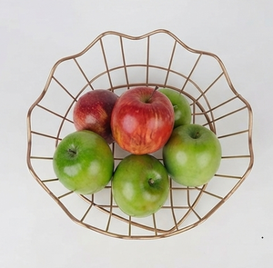 Panier à fruits en fil métallique poli or, empilable, élégant, pour comptoir de cuisine - Product Image 2