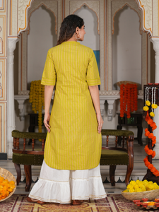 คอตตอนลายทางพิมพ์ลายสีทอง เสื้อคุर्ตาทรงตรง สีเขียว เสื้อผ้าผู้หญิงสไตล์ชาติพันธุ์แบบดั้งเดิม ลำลอง สำหรับฤดูร้อน แห้งเร็ว ป้องกันแสงแดด - Product Image 2