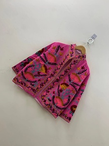Chaqueta Corta de Invierno de Terciopelo Suave Suzani, Chaqueta Hecha a Mano, Chaqueta Bordada, Abrigo de Terciopelo, Abrigo Suzani - Product Image 1
