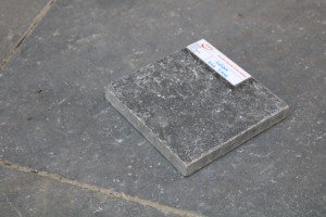 Dalles de pavage en pierre bleue antique du Vietnam, 3 cm d'épaisseur, écologiques, garantie 5 ans+, pour sols extérieurs et patios de jardin - Product Image 3