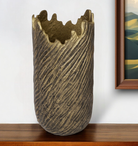 Custom Cast Aluminum Metal Flower Vase Rustic Bronze Corrugated Texture Decorative Vase Durable High-End Tabletop <b>Ornament</b> Vases - Product Image 2