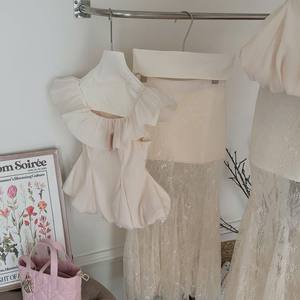 Conjunto de Camisa Blanca de Chifón y Falda Larga de Encaje para Mujer, Colección Boutique OEM - Product Image 4