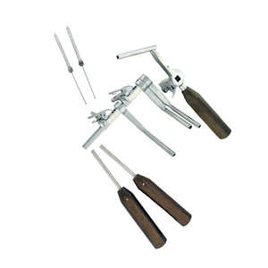 Kit d'instruments de chirurgie neurochirurgicale et orthopédique de la colonne vertébrale, comprenant un distracteur cervical Caspar avec vis et broches - Product Image 2