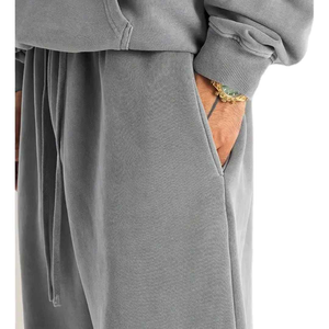 Pantalones de hombre holgados de poliéster con corte ancho y acampanado, estilo premium, con rayas y efecto apilado - Product Image 4