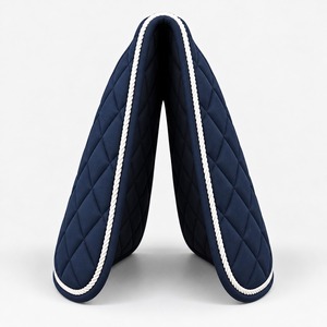 Tapis de selle pour chevaux de couleur personnalisée, dotés d'une doublure respirante, d'un tissu extérieur résistant et d'un soutien rembourré pour différents sports équestres. - Product Image 3