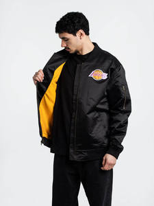 Chaqueta Bomber Acolchada con Parches Bordados, 100% Satén, Varsity, Personalizada, Unisex, Formal, Resistente al Viento e Impermeable - Product Image 6