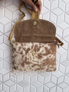 Bolso Bandolera de Cuero Vacuno Nuevo al por Mayor, Estilo Western con Pelo, Elegante Bolso de Mano Bohemio con Correa para Muñeca, Bolso Multiusos para Mujer - Product Image 5