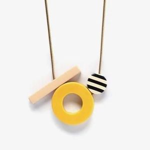 Bijoux bohèmes faits à la main pour femmes - Collier en perles de bois et résine rustique, style décontracté, assortiment - Product Image 6