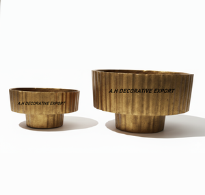 Jardinières modernes dorées à nervures – Pots élégants en métal pour intérieur et jardin, décoration glamour pour la maison et centre de table de mariage - Product Image 6