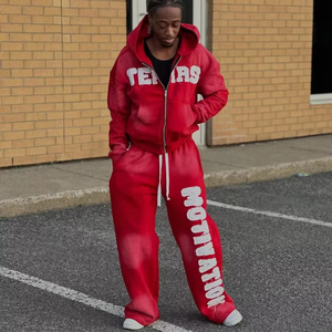 Fabricante OEM de Conjuntos Deportivos Personalizados para Hombre, Sudadera con Capucha y Pantalones Deportivos de Algodón Grueso con Bordado Desgastado - Product Image 1