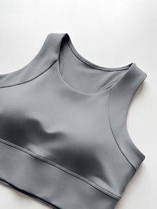 Haut court et soutien-gorge de yoga premium pour femme, vêtements de sport respirants et extensibles pour la gym et l'entraînement - Product Image 5