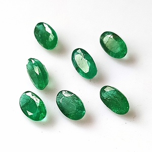 Esmeralda Zambiana Natural de Corte Ovalado de 1.40 Quilates, Calibrada de 3x5 mm, Facetada, Suelta, Translúcida, Hermosa, Lote de 7 Piezas - Product Image 2