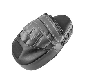 แผ่นรองฝึกซ้อมมวยหนังแท้คุณภาพสูง ดีไซน์โดดเด่น รูปทรงโค้ง ปรับแต่งได้ตามต้องการ พร้อมตัวเลือกสร้างแบรนด์และสีตามสั่ง - Product Image 6