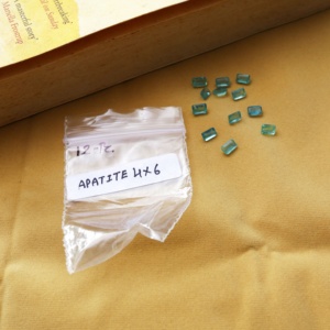 Pierre précieuse d'apatite bleu-vert naturelle, taille émeraude 4x6mm, pierre non montée pour la fabrication de bijoux (lot de 12 pièces) - Product Image 4