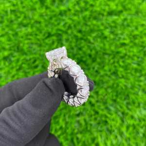 แหวนทองคำแท้ 10K ดีไซน์วินเทจสุดพิเศษ ประดับเพชรโมอิสซาไนต์ทรงคลาสสิคแบบ Halo Pave เหมาะสำหรับงานหมั้น งานครบรอบ และงานปาร์ตี้ - Product Image 1